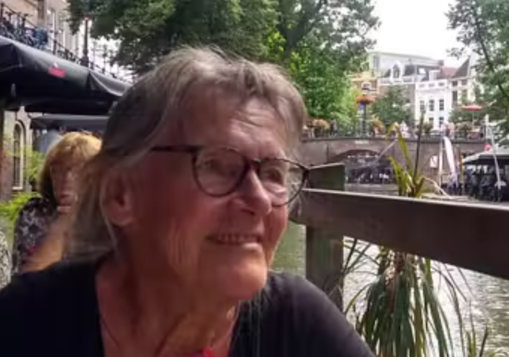 Evelien Hartjes - Over Rood